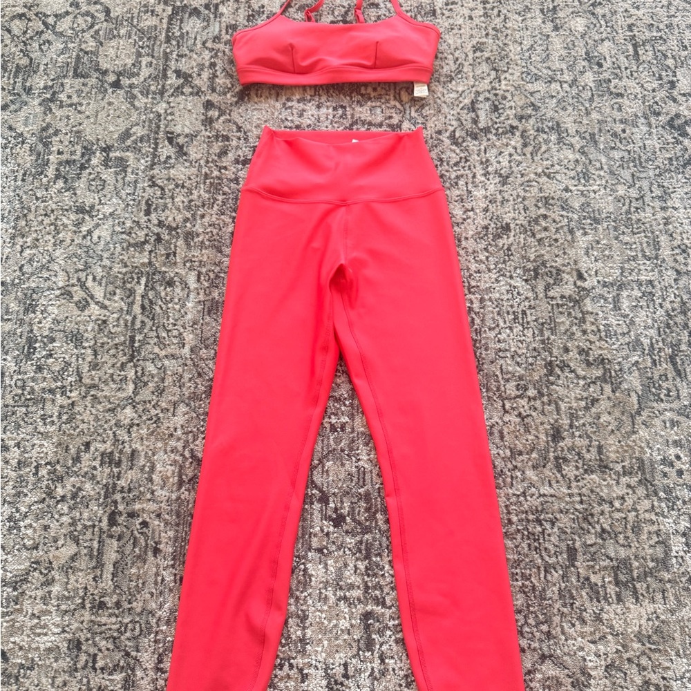 ALO Yoga - Candy Red set
